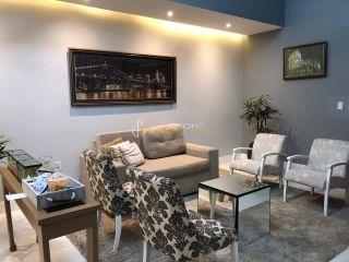 Casa à venda em Alphaville ll com 5 suítes e 8 vagas.