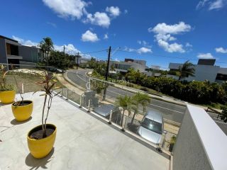 Casa à venda em Alphaville ll com 5 suítes e 8 vagas.