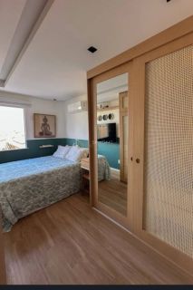 Apartamento 2/4 com Vista Mar Decorado em Vilas do Atlântico - Porteira Fechada.