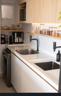 Apartamento 2/4 com Vista Mar Decorado em Vilas do Atlântico - Porteira Fechada.