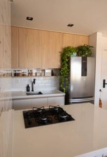 Apartamento 2/4 com Vista Mar Decorado em Vilas do Atlântico - Porteira Fechada.