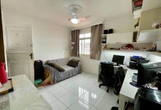 Apartamento 2 Quartos Reformado – Nascente, Ventilado, Pronto para Morar