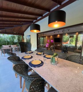 Casa de Condomínio 4 suítes Praia do Forte em Mata De São João