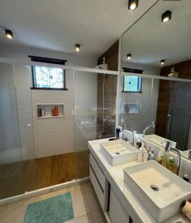 Casa de Condomínio 4 suítes Praia do Forte em Mata De São João