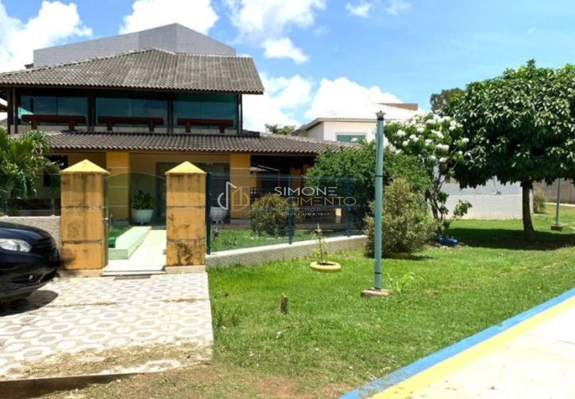 Casa  Condomínio 4/4 e 3 suítes Piatã