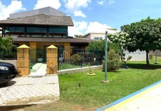 Casa  Condomínio 4/4 e 3 suítes Piatã