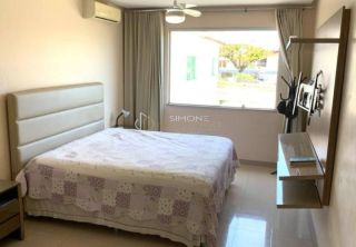 Casa  Condomínio 4/4 e 3 suítes Piatã