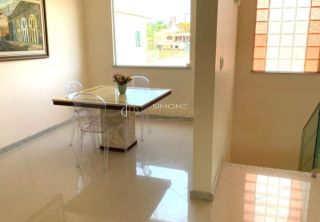 Casa  Condomínio 4/4 e 3 suítes Piatã