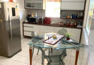 Casa  Condomínio 4/4 e 3 suítes Piatã