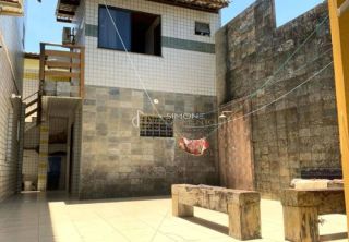 Casa  Condomínio 4/4 e 3 suítes Piatã