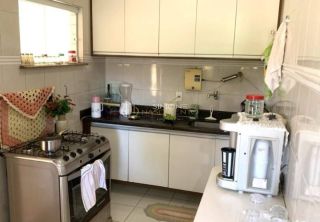 Casa  Condomínio 4/4 e 3 suítes Piatã