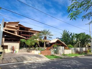 CASA 5 SUÍTES EM PIATÃ