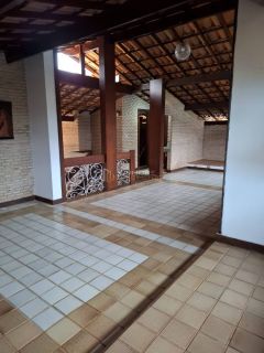 CASA 5 SUÍTES EM PIATÃ