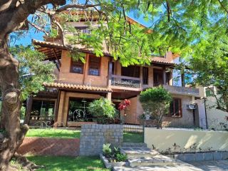 CASA 5 SUÍTES EM PIATÃ