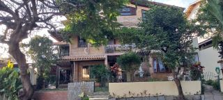 CASA 5 SUÍTES EM PIATÃ