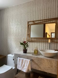 Casa Triplex em Vilas do Atlântico – Alto Padrão