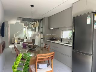 Casa Triplex em Vilas do Atlântico – Alto Padrão