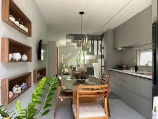 Casa Triplex em Vilas do Atlântico – Alto Padrão