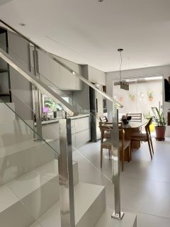 Casa Triplex em Vilas do Atlântico – Alto Padrão