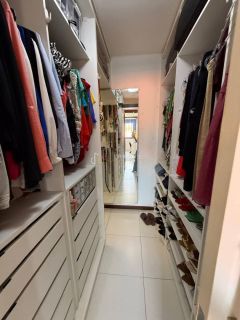 Casa de Condomínio 5/4 e 3 suítes  Piatã