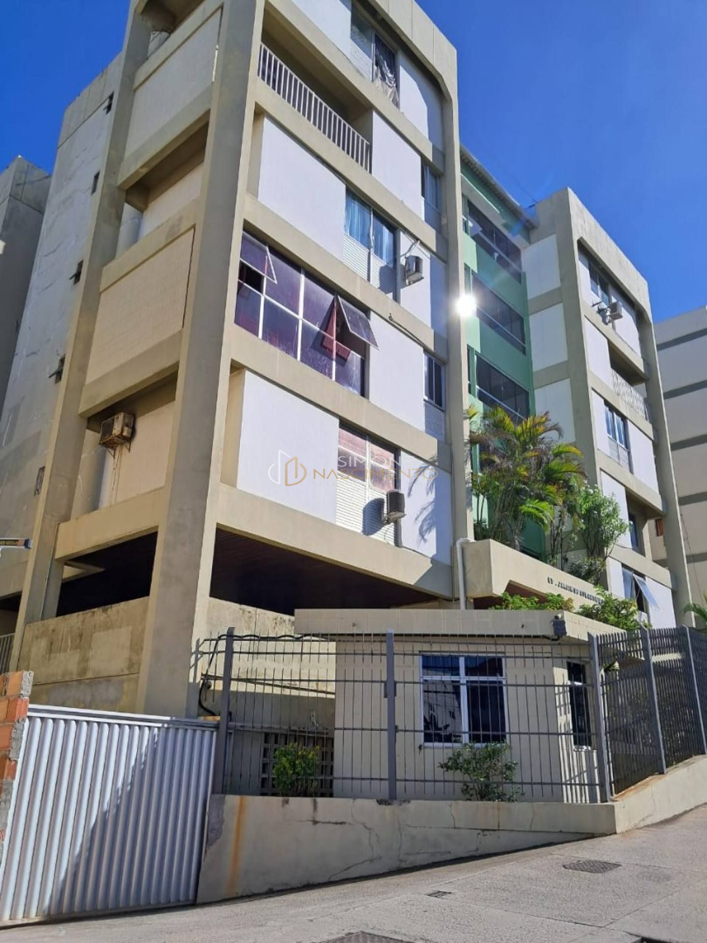 Apartamento na Pituba - 113m² - 2 Quartos/ Suíte + Dependência Completa - 2 Vagas Cobertas