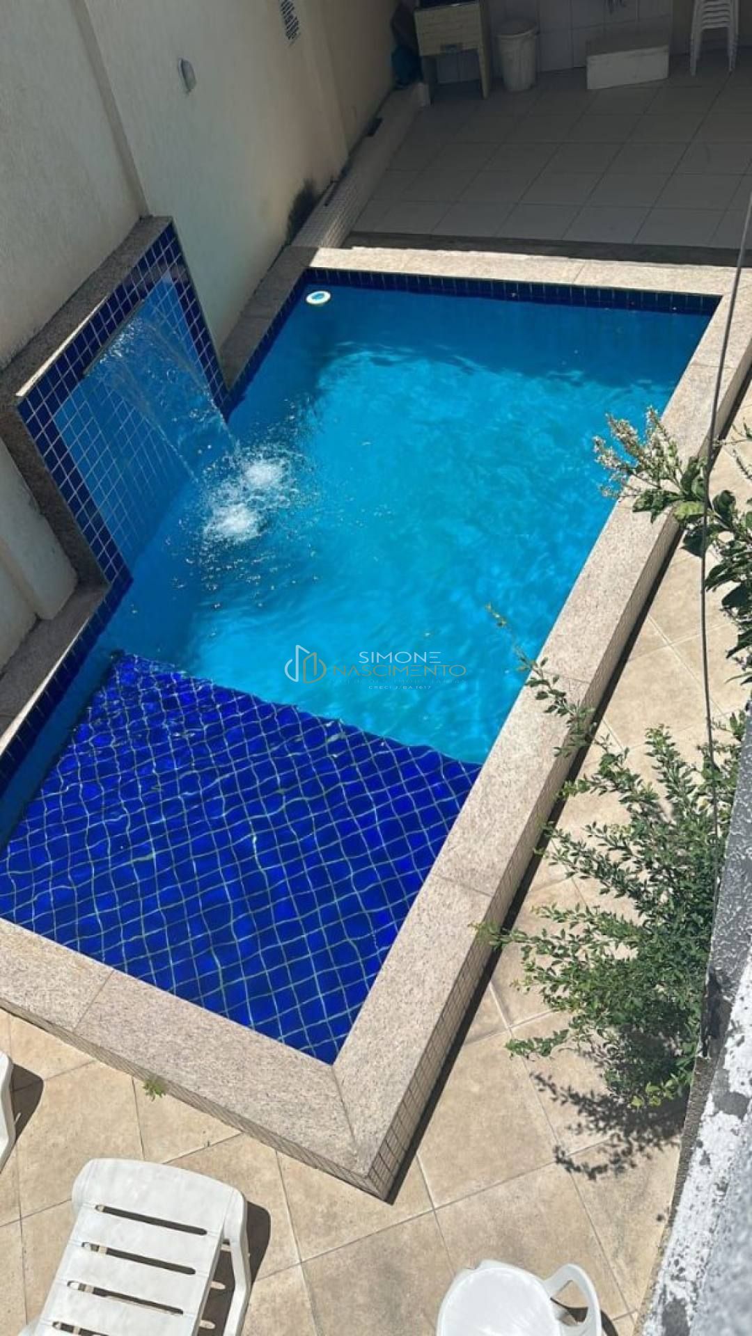 Apartamento 2/4 com suíte em excelente localização - Lauro de Freitas