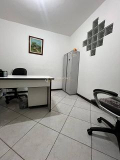 Sobrado  6 /4 e  1 suíte Barbalho