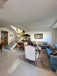 Casa  Condomínio 4 /4 e 1 suíte Nova Abrantes