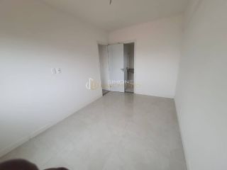 Apartamento 2/4 e 1 suíte Jardim Armação