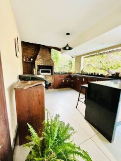 Casa de Condomínio 4/4 e  3 suítes  Lauro de Freitas