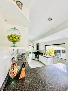 Casa de Condomínio 4/4 e  3 suítes  Lauro de Freitas