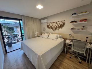 CASA DUPLEX 4 QUARTOS EM PATAMARES