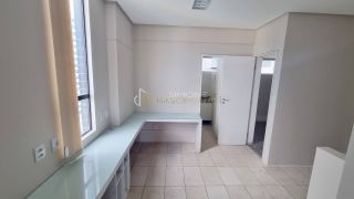 Sala Comercial Para Vender no bairro Stiep em Salvador