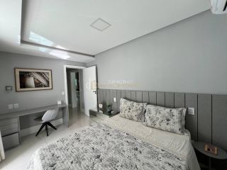 Casa de alto padrão em Alphaville II, com 6 quartos, área gourmet, piscina, 500 m² construídos e infraestrutura completa de lazer e segurança.