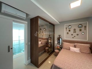 Casa de alto padrão em Alphaville II, com 6 quartos, área gourmet, piscina, 500 m² construídos e infraestrutura completa de lazer e segurança.