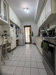 Apartamento 3/4 e 1 suítes Costa Azul