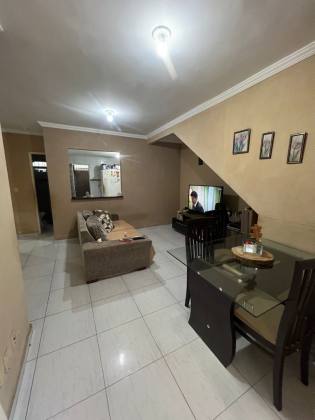 Casa de Condomínio Para Vender com 03 quartos no bairro Pau Amarelo em Paulista