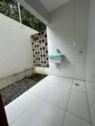Casa de Condomínio Para Vender com 03 quartos 01 suítes no bairro Maria Farinha em Paulista