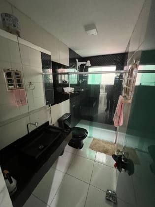 Casa Para Vender com 04 quartos 02 suítes no bairro Maria Auxiliadora em Caruaru