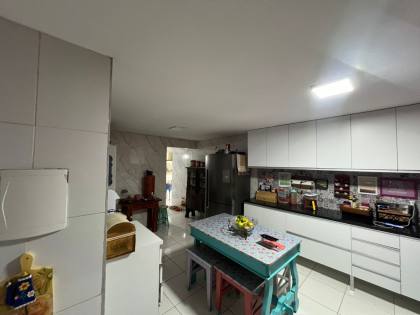 Casa Para Vender com 04 quartos 02 suítes no bairro Maria Auxiliadora em Caruaru