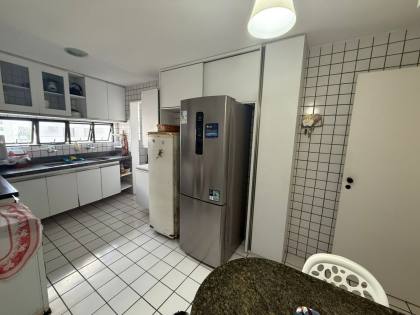 Apartamento Para Vender com 04 quartos 03 suítes no bairro Rosarinho em Recife
