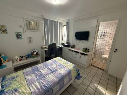 Apartamento Para Vender com 04 quartos 03 suítes no bairro Rosarinho em Recife