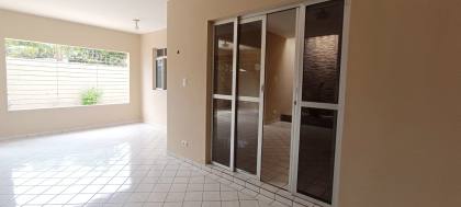 Casa Para Vender com 04 quartos no bairro Casa Caiada em Olinda