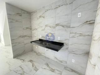 CASA DUPLEX INDIVIDUAL EM BAIRRO NOVO COM 3 QUARTOS SENDO 1 SUÍTE