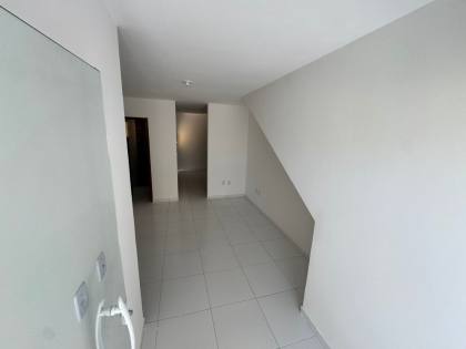 Casa de Condomínio Para Vender com 03 quartos no bairro Pau Amarelo em Paulista