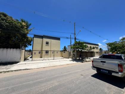 Casa de Condomínio Para Vender com 03 quartos no bairro Pau Amarelo em Paulista