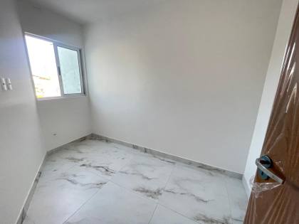 CASA DUPLEX INDIVIDUAL EM BAIRRO NOVO COM 3 QUARTOS SENDO 1 SUÍTE