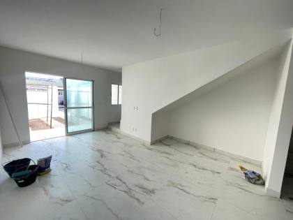 CASA DUPLEX INDIVIDUAL EM BAIRRO NOVO COM 3 QUARTOS SENDO 1 SUÍTE