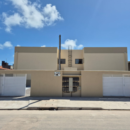 Casa de Condomínio Para Vender com 02 quartos no bairro Pau Amarelo em Paulista