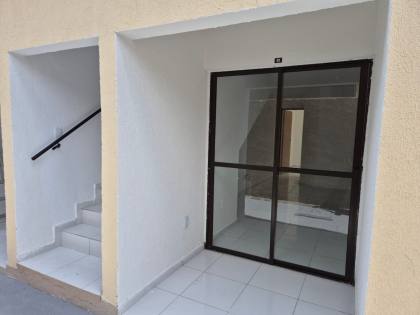 Casa de Condomínio Para Vender com 02 quartos no bairro Pau Amarelo em Paulista